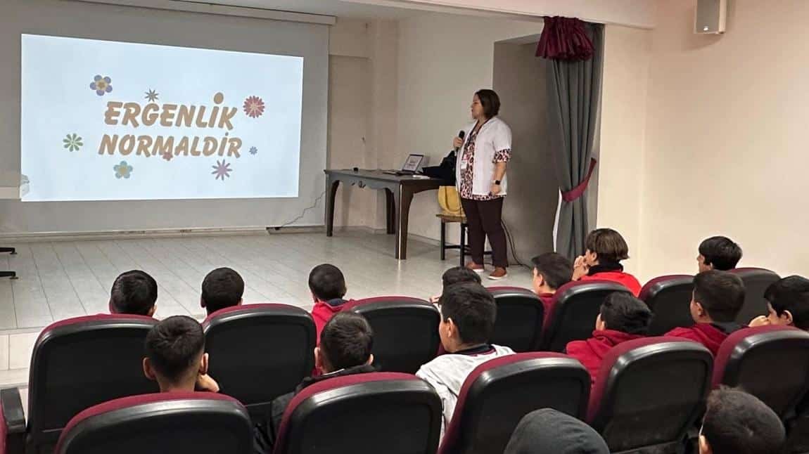 Sağlık Bakanlığı tarafından ' Kız ve Erkeklerde ergenlikte görülen değişimler' konulu eğitim verilerek öğrencilerimiz bilgilendirilmiştir. 